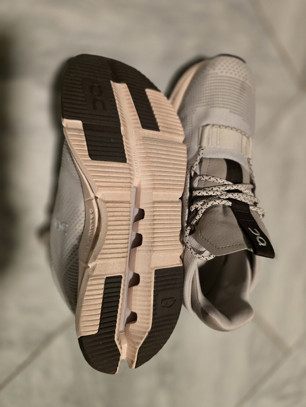 On Cloud Running Women’s Athletic Shoes in Light Gray and Pale Pink - Picture 4 of 5